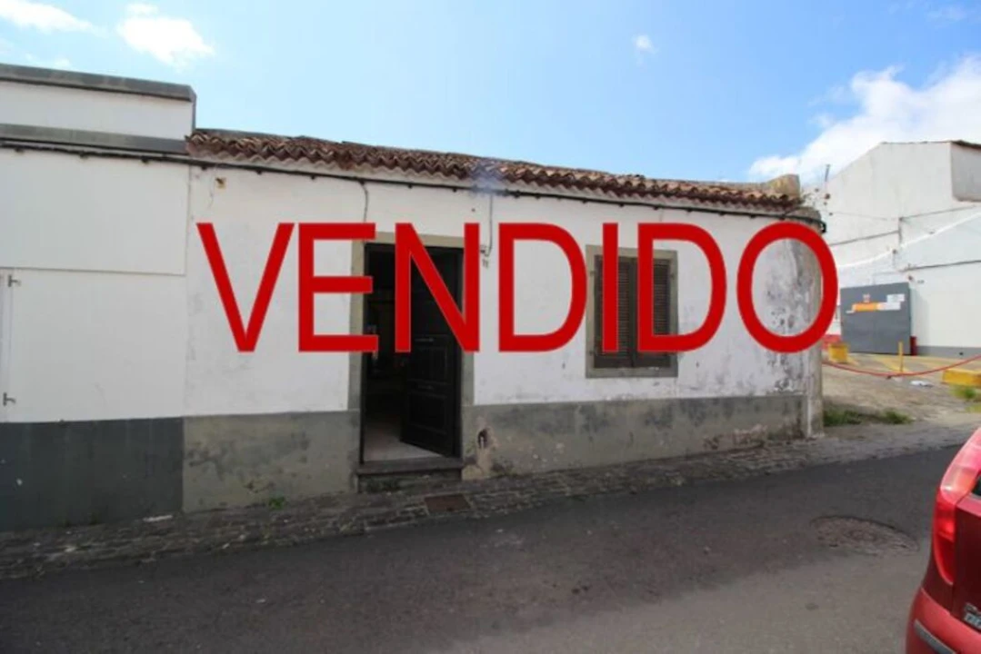 Moradia T1 para Venda em Ponta Delgada (São Pedro) Foto 1