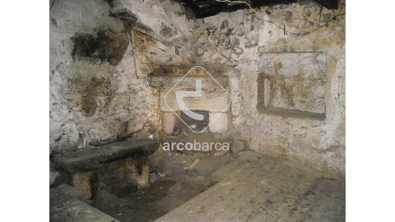 Moradia T2 para Venda em Portela e Extremo Foto 7