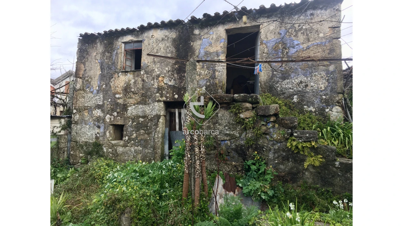 Moradia T2 para Venda em Portela e Extremo Foto 1