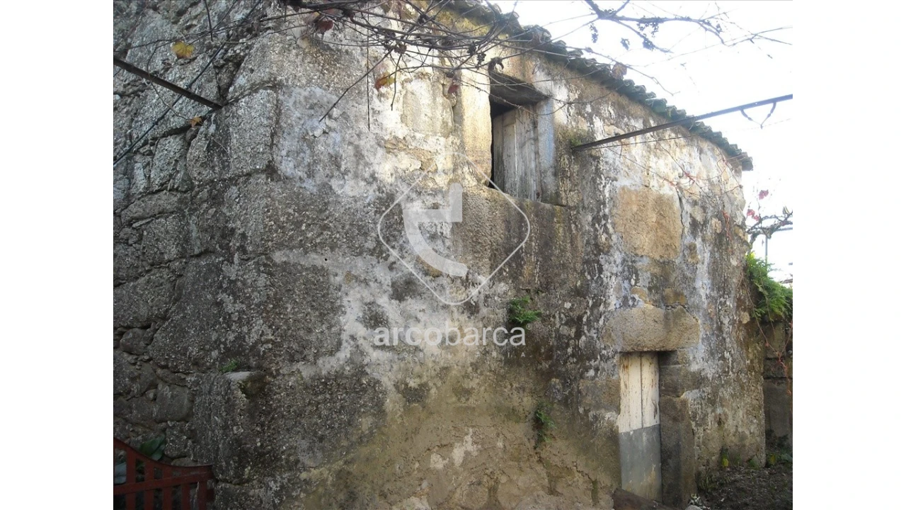 Moradia T2 para Venda em Portela e Extremo Foto 8