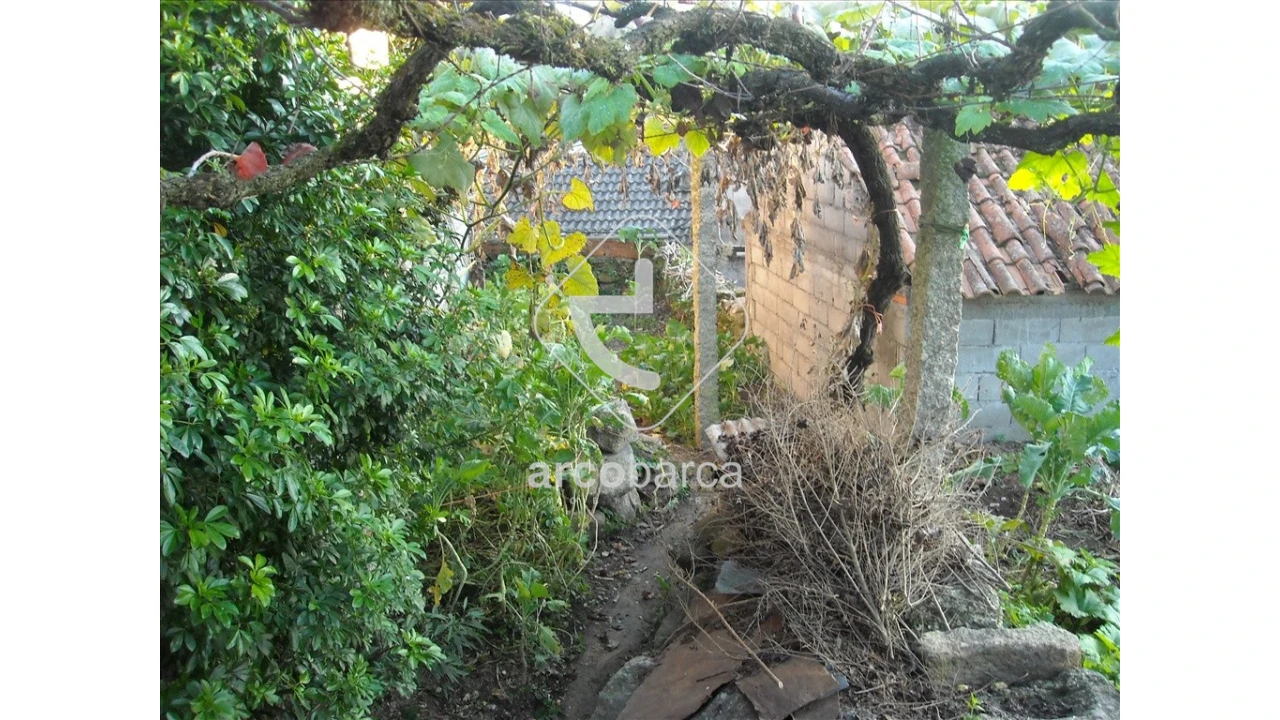 Moradia T2 para Venda em Portela e Extremo Foto 3