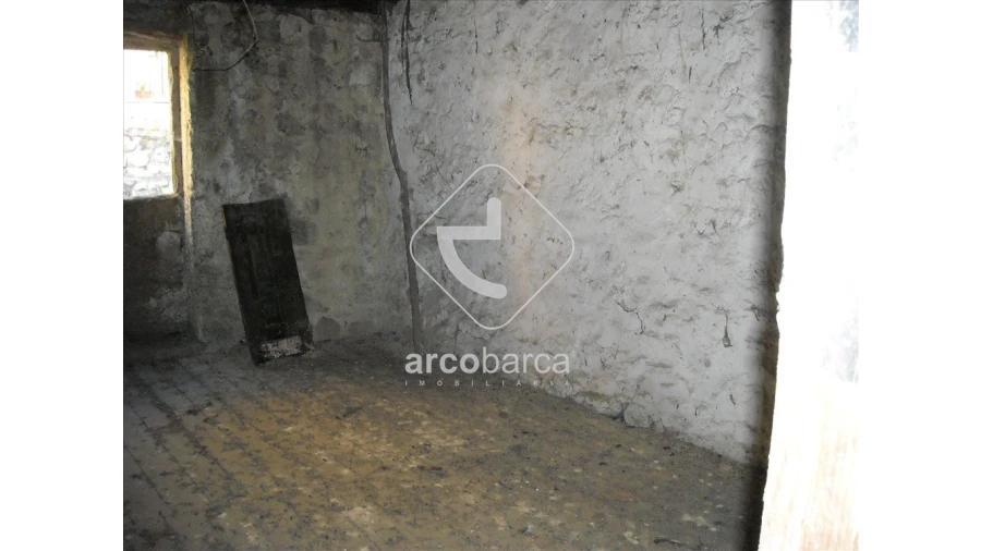 Moradia T2 para Venda em Portela e Extremo Foto 5