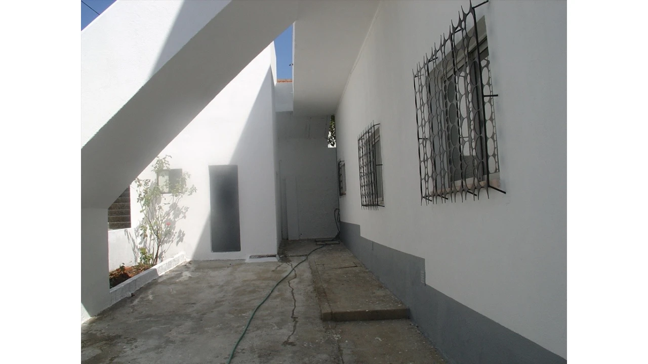 Armazém para Venda em Charneca de Caparica e Sobreda Foto 1