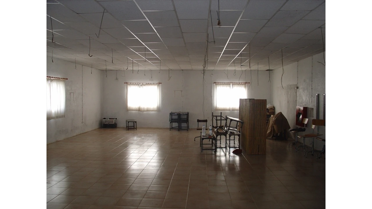 Armazém para Venda em Charneca de Caparica e Sobreda Foto 7