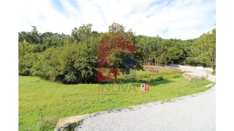 Terreno para Venda em Sande, Vilarinho, Barros e Gomide