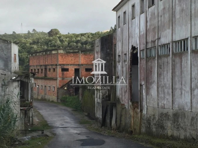 Armazém para Venda em Alcobaça e Vestiaria Foto 7