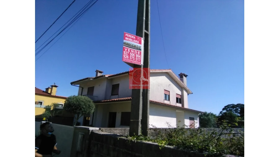 Terreno para Venda em Forjães Foto 1