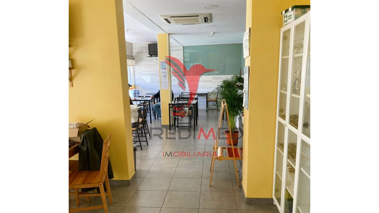 Loja para Venda em Conceição e Estoi Foto 3