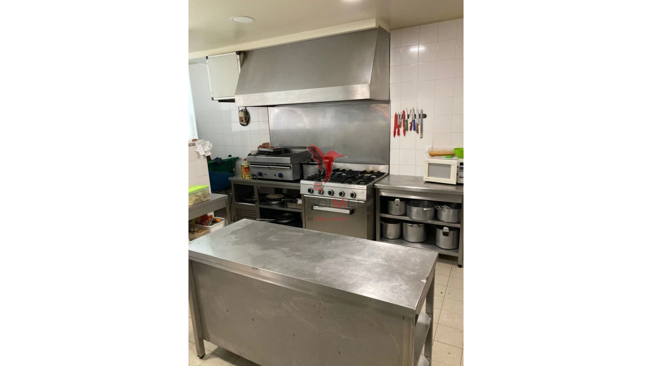 Loja para Venda em Conceição e Estoi Foto 6