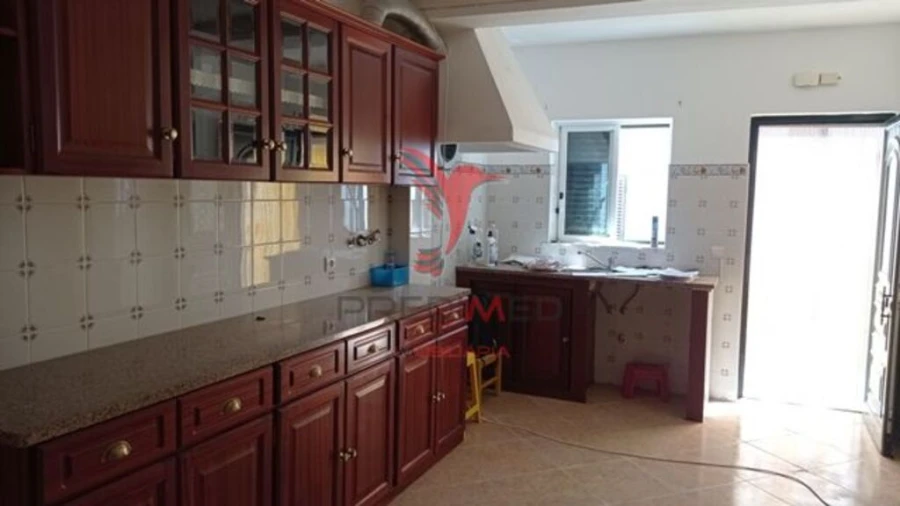 Moradia T2 para Venda em Seda Foto 3