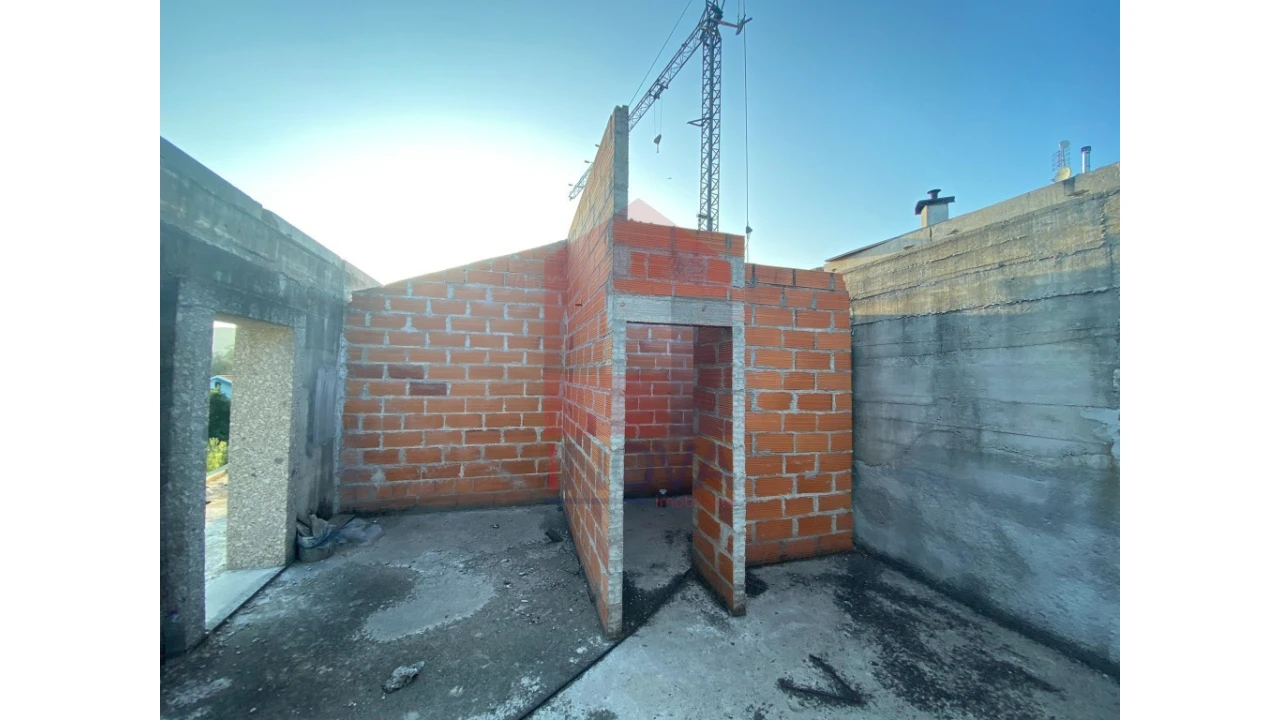 Moradia T4 para Venda em Sande, Vilarinho, Barros e Gomide Foto 6