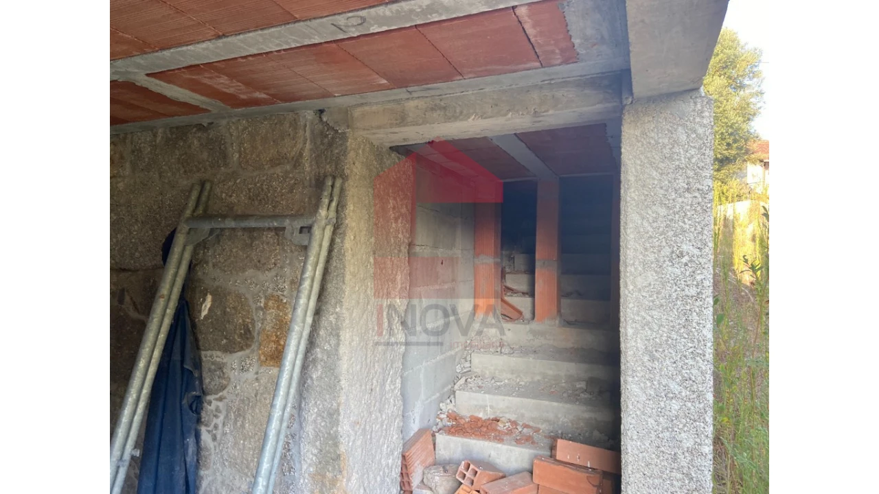 Moradia T4 para Venda em Sande, Vilarinho, Barros e Gomide Foto 18