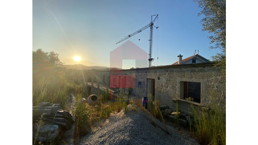 Moradia T4 para Venda em Sande, Vilarinho, Barros e Gomide Foto 21