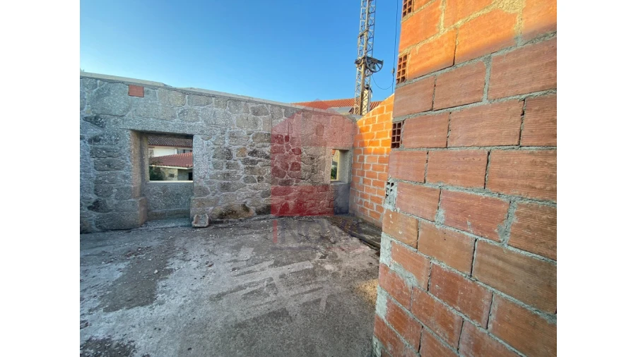 Moradia T4 para Venda em Sande, Vilarinho, Barros e Gomide Foto 4