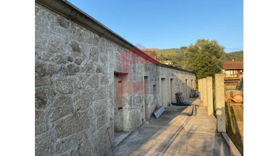 Moradia T4 para Venda em Sande, Vilarinho, Barros e Gomide Foto 1