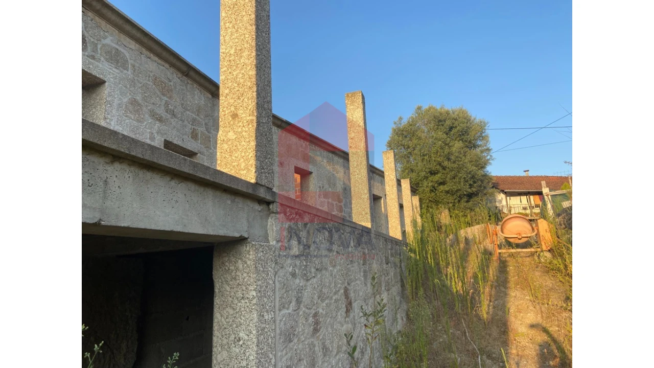 Moradia T4 para Venda em Sande, Vilarinho, Barros e Gomide Foto 20