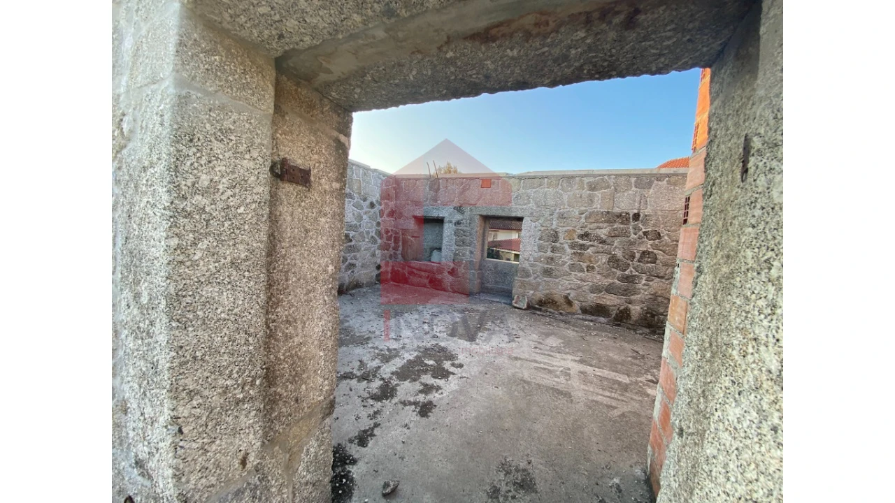 Moradia T4 para Venda em Sande, Vilarinho, Barros e Gomide Foto 2