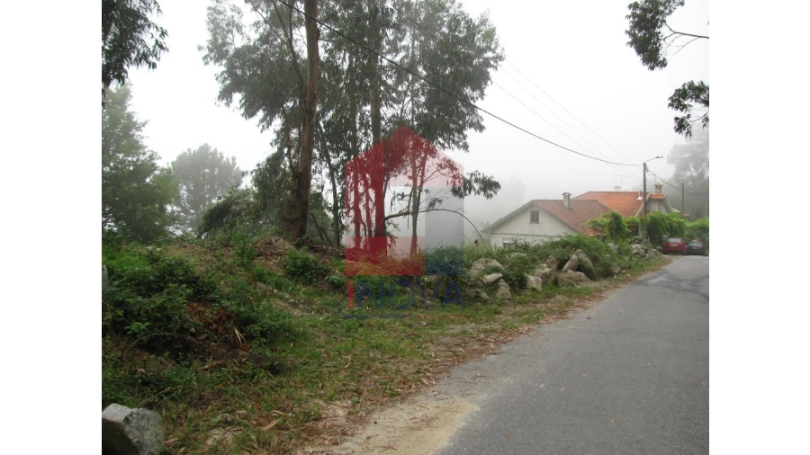 Terreno para Venda em Aboim da Nóbrega e Gondomar Foto 1