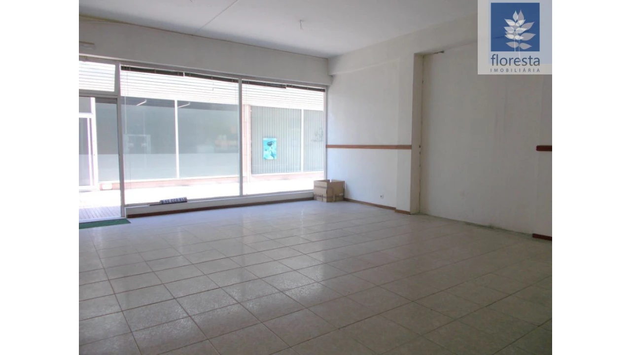 Loja para Venda em Braga (Maximinos, Sé e Cividade) Foto 2