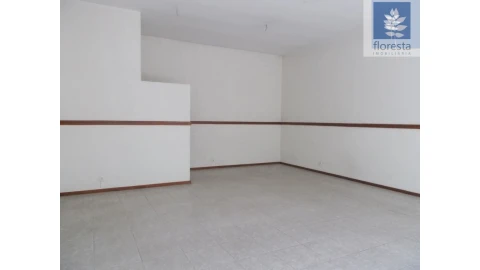 Loja para Venda em Braga (Maximinos, Sé e Cividade)