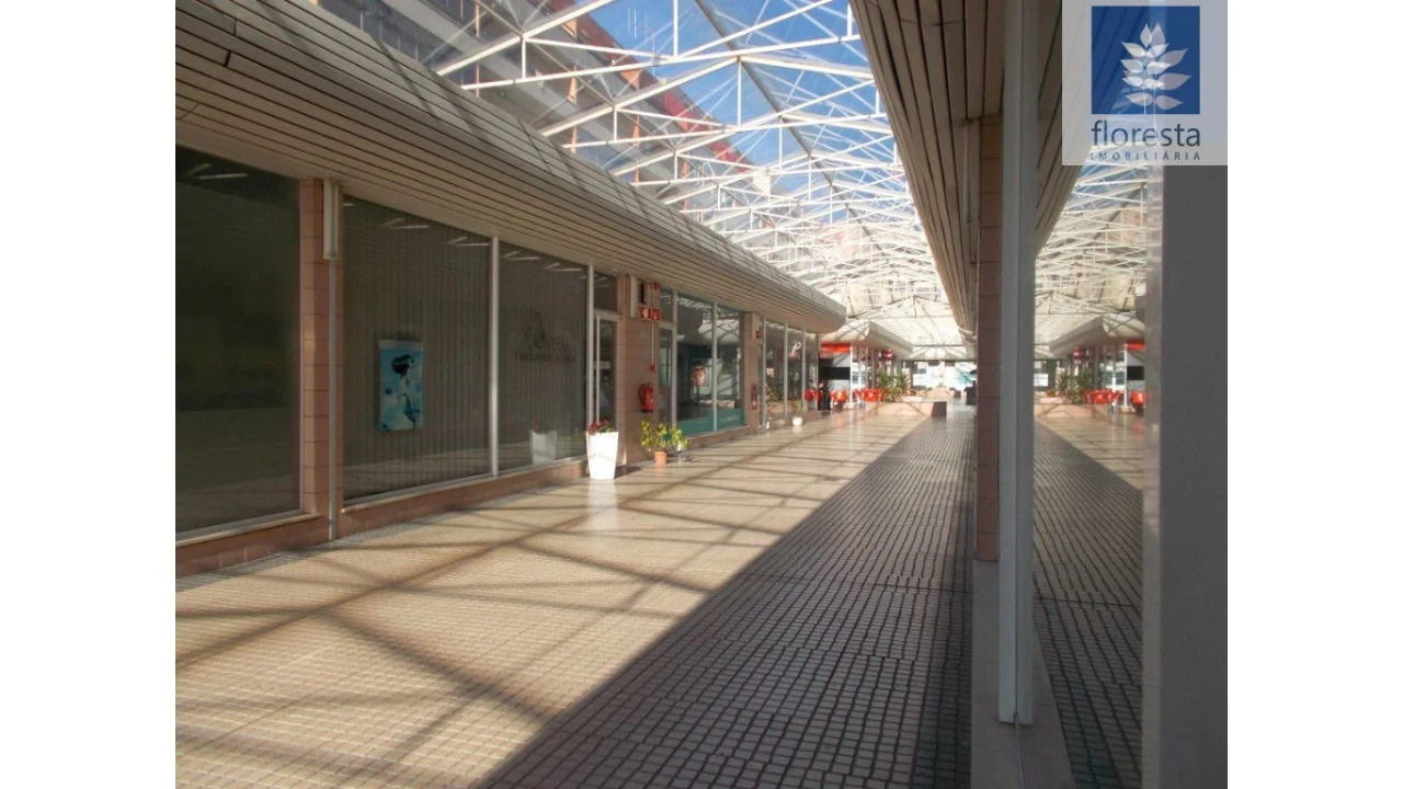 Loja para Venda em Braga (Maximinos, Sé e Cividade) Foto 3