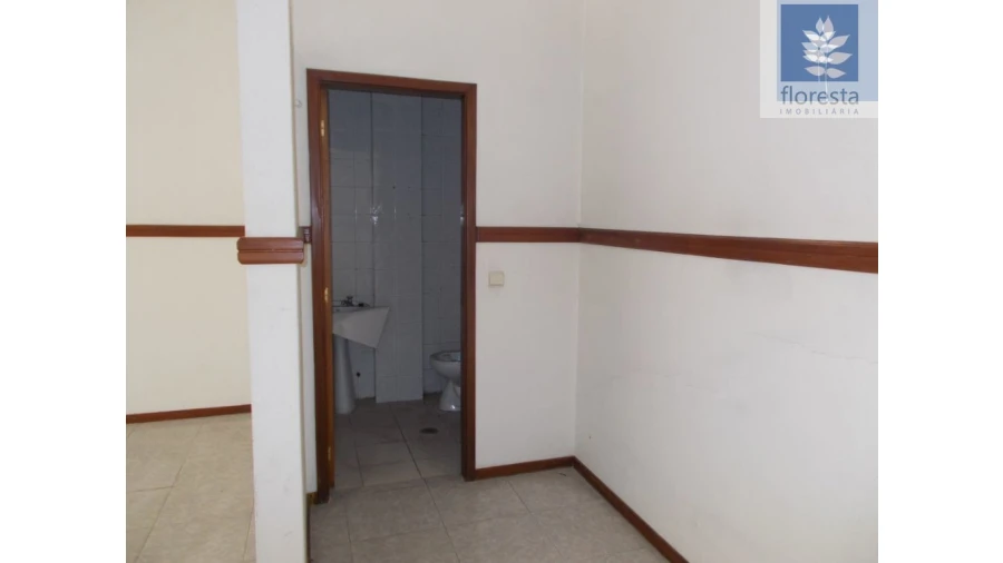 Loja para Venda em Braga (Maximinos, Sé e Cividade) Foto 6