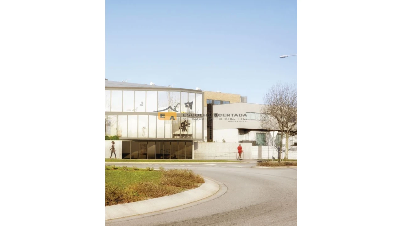 Terreno para Venda em Cidade da Maia Foto 4