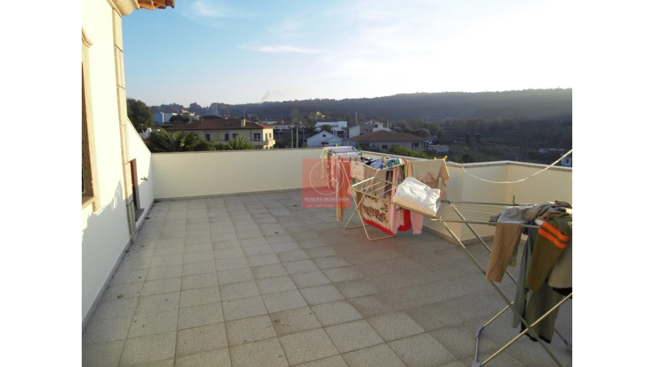 Moradia T8 para Venda em Forjães Foto 110