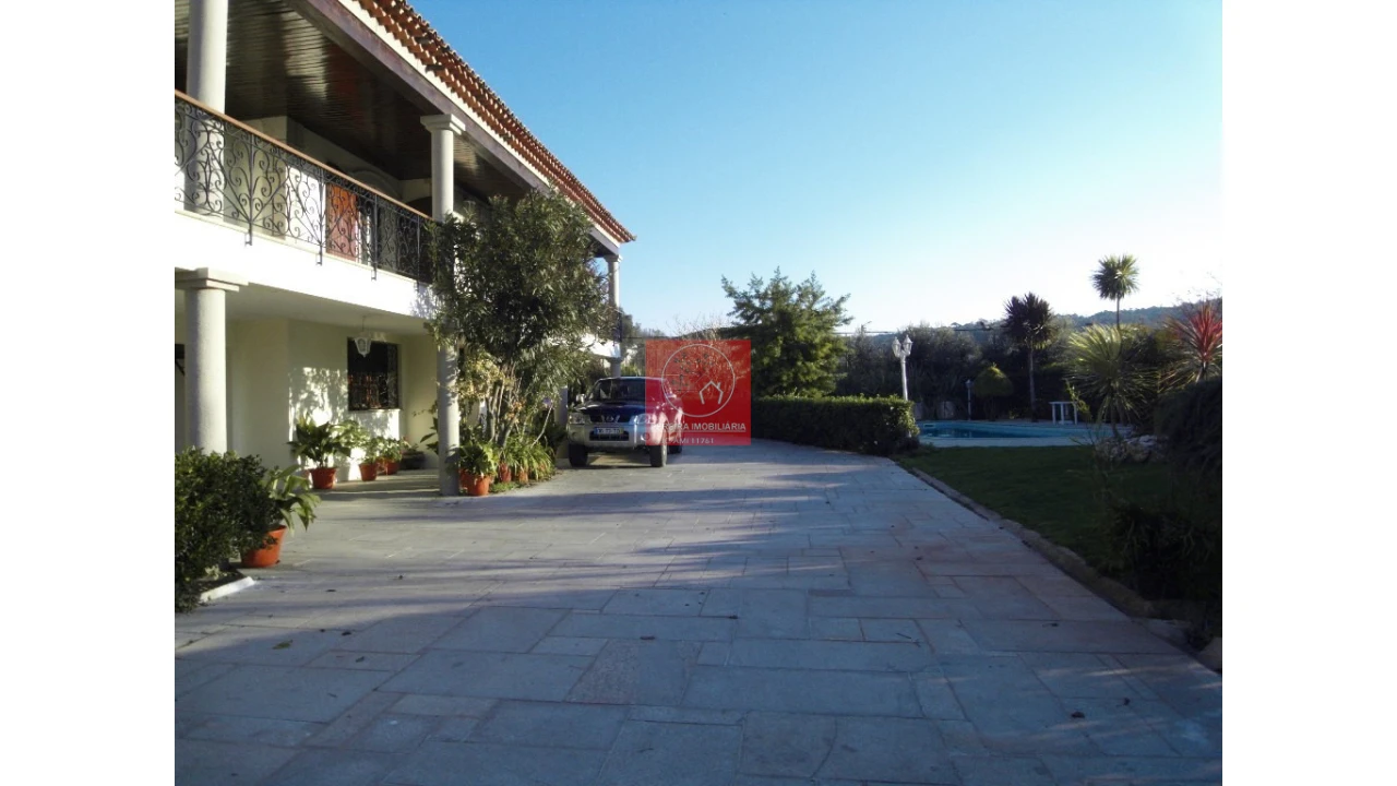 Moradia T8 para Venda em Forjães Foto 29