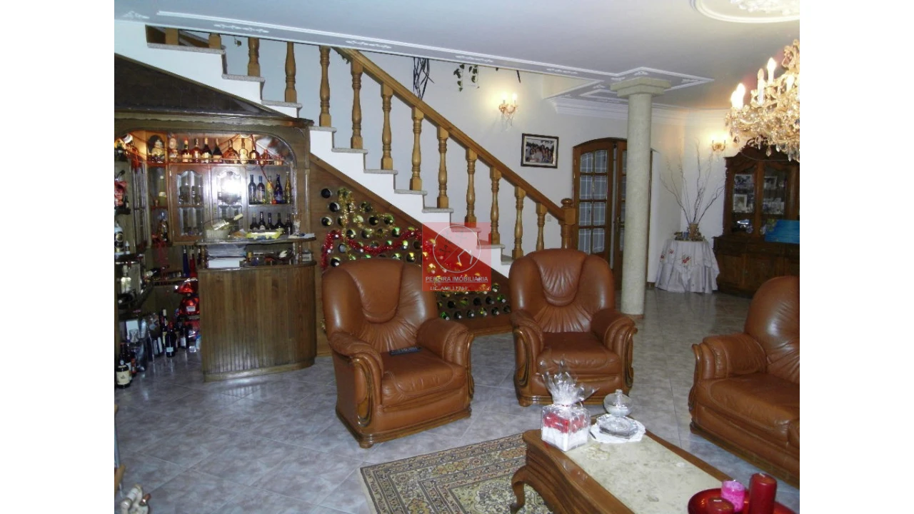 Moradia T8 para Venda em Forjães Foto 76