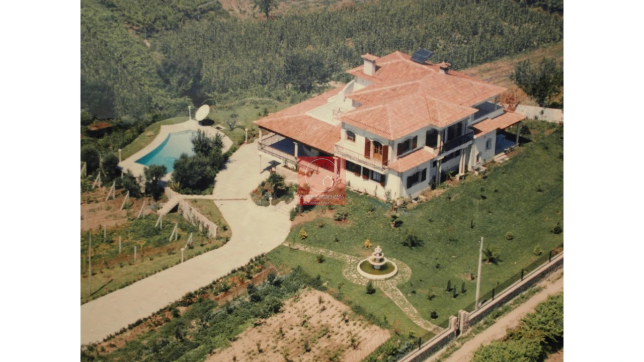 Moradia T8 para Venda em Forjães Foto 1