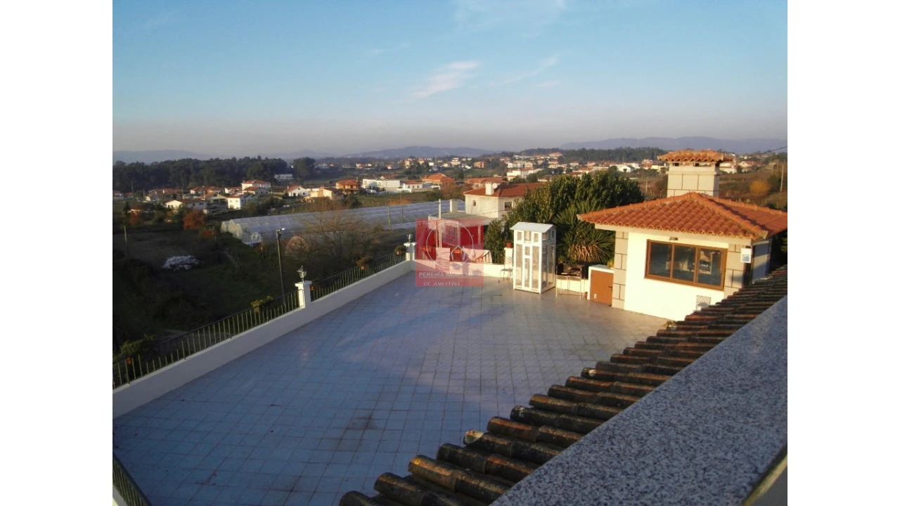 Moradia T8 para Venda em Forjães Foto 117