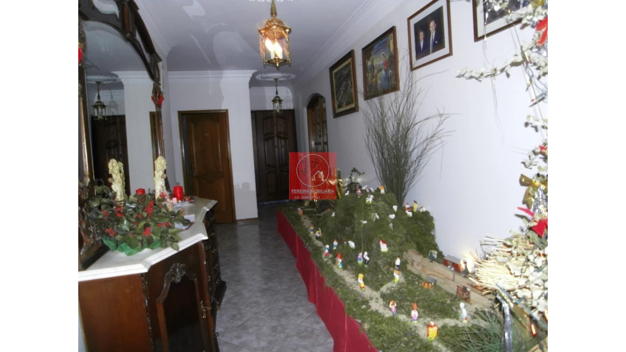 Moradia T8 para Venda em Forjães Foto 68