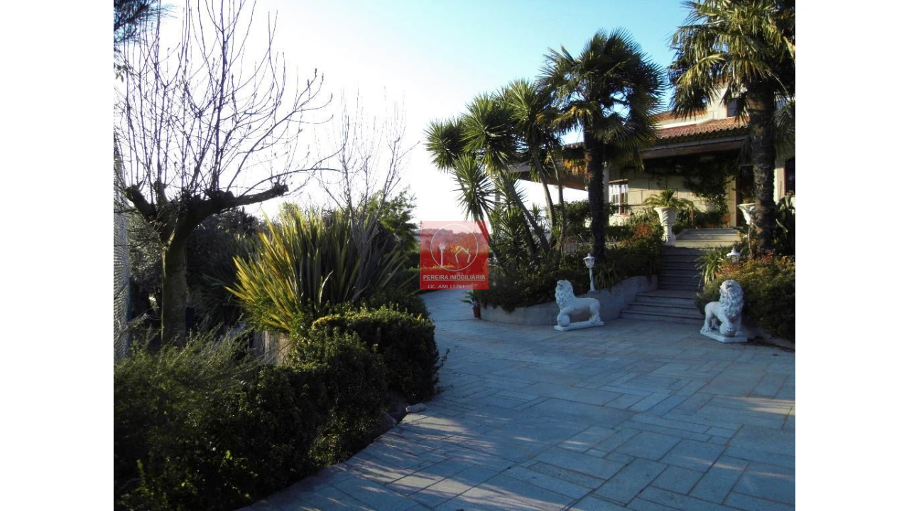 Moradia T8 para Venda em Forjães Foto 52