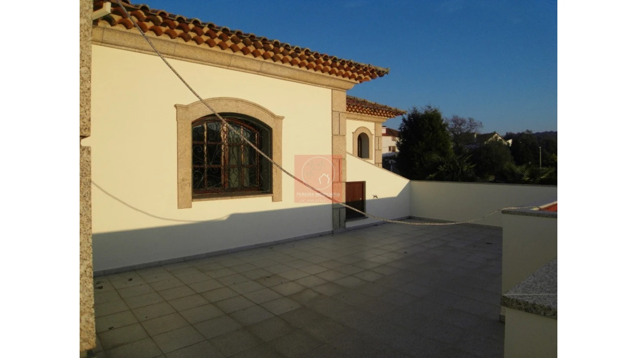 Moradia T8 para Venda em Forjães Foto 113