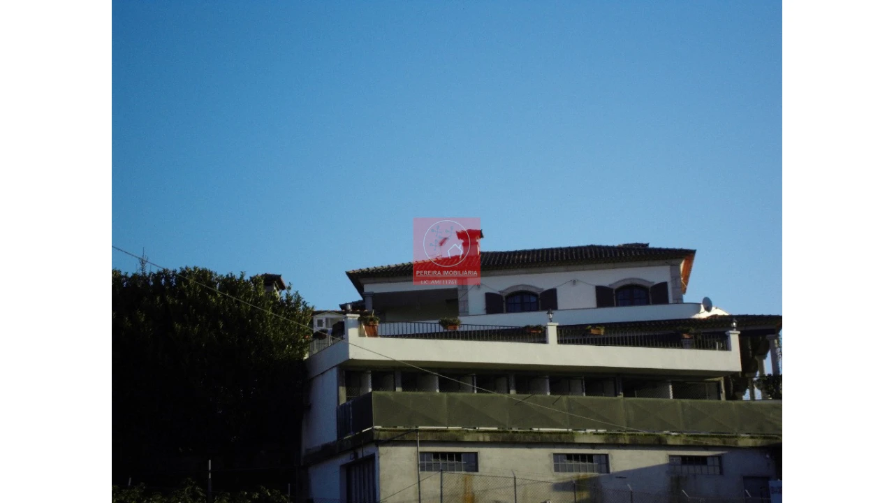 Moradia T8 para Venda em Forjães Foto 46