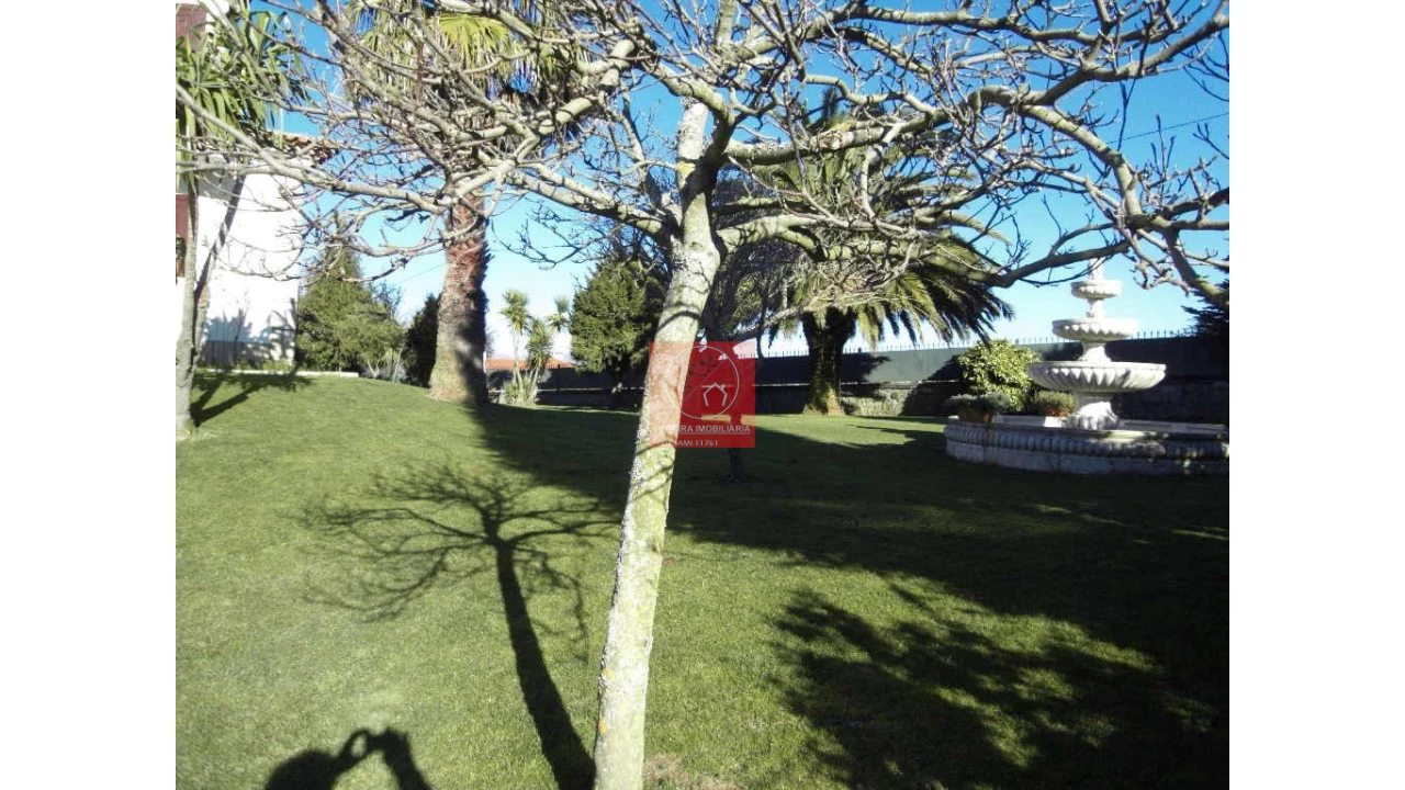 Moradia T8 para Venda em Forjães Foto 14