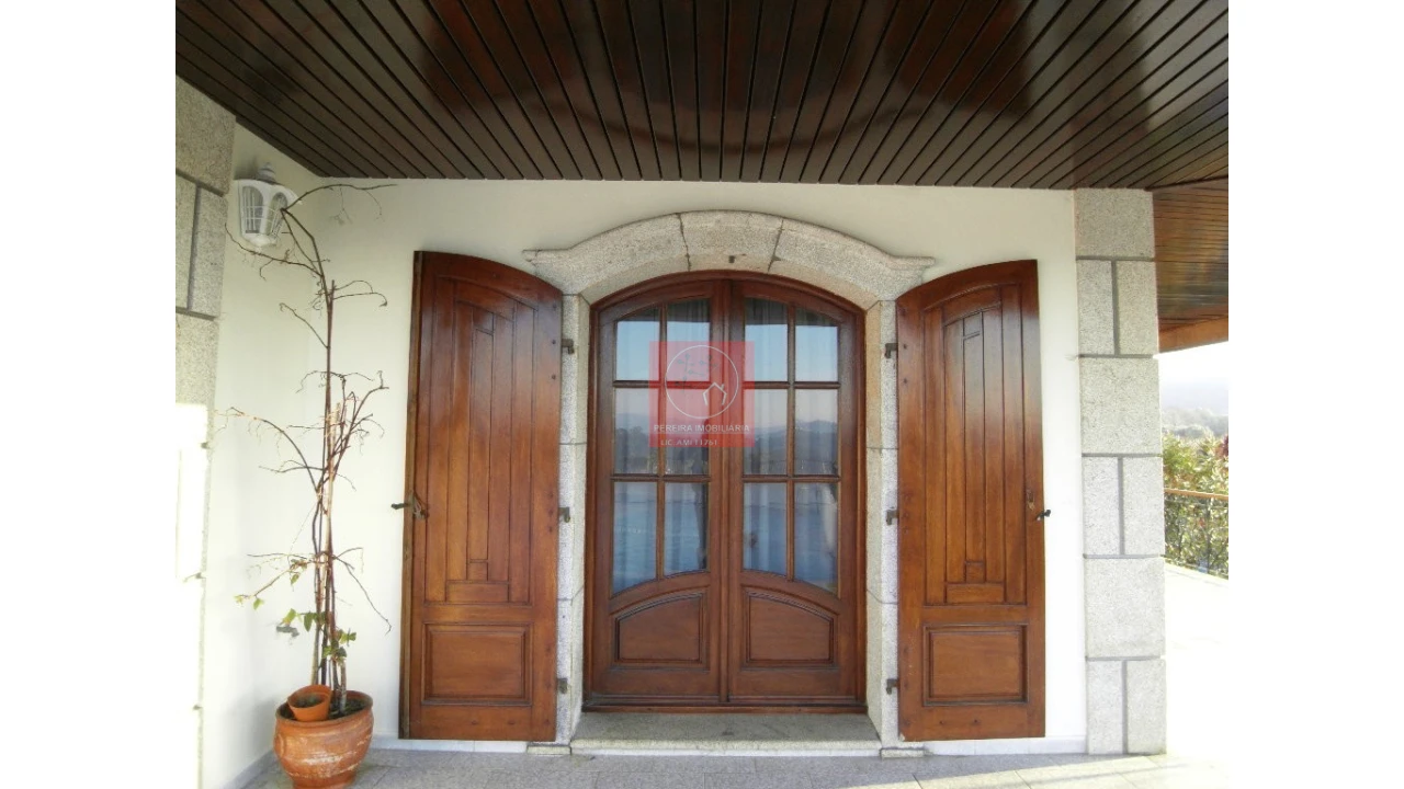 Moradia T8 para Venda em Forjães Foto 97