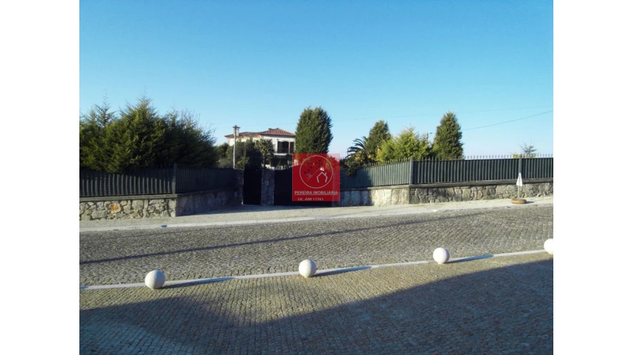 Moradia T8 para Venda em Forjães Foto 39