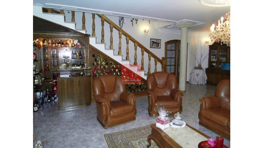 Moradia T8 para Venda em Forjães Foto 76