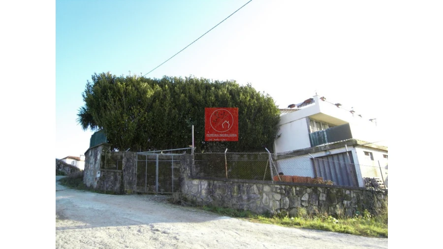 Moradia T8 para Venda em Forjães Foto 45