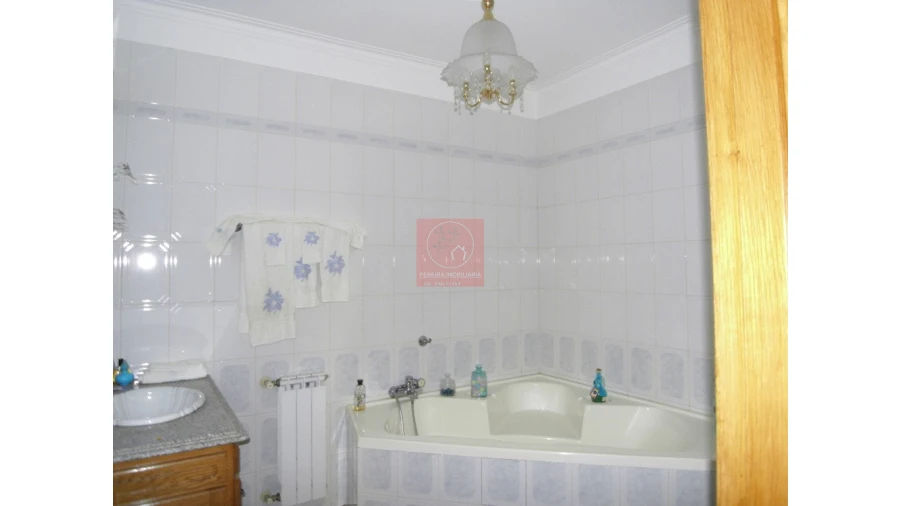 Moradia T8 para Venda em Forjães Foto 109