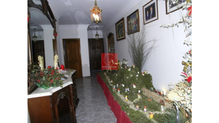 Moradia T8 para Venda em Forjães Foto 68