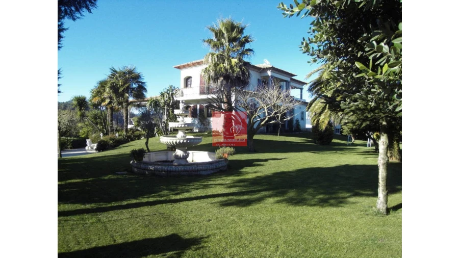 Moradia T8 para Venda em Forjães Foto 15