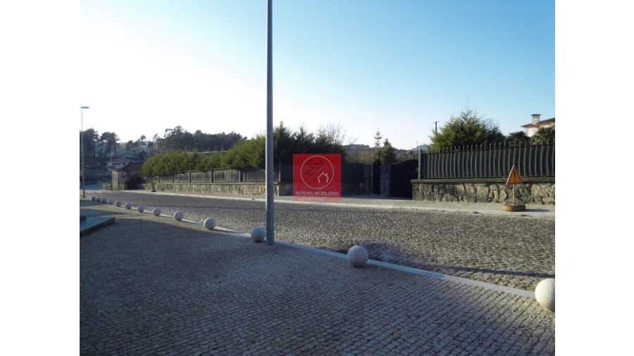 Moradia T8 para Venda em Forjães Foto 40