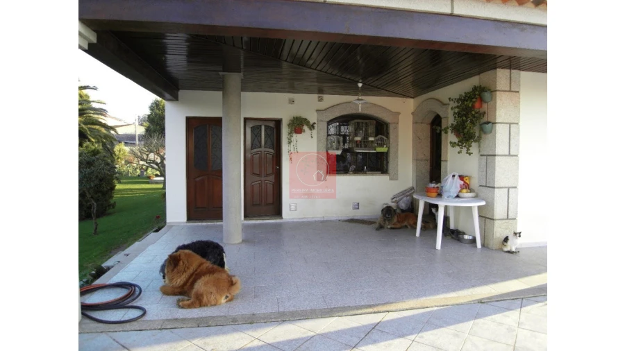 Moradia T8 para Venda em Forjães Foto 98