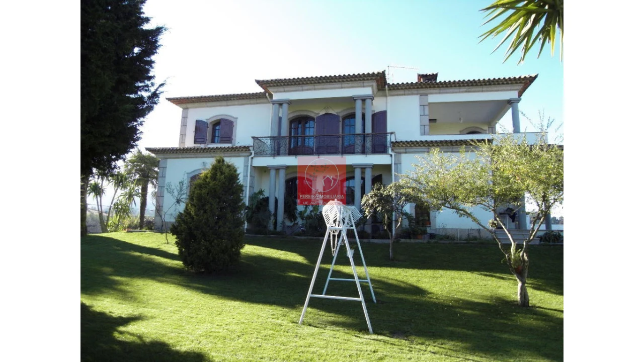 Moradia T8 para Venda em Forjães Foto 18