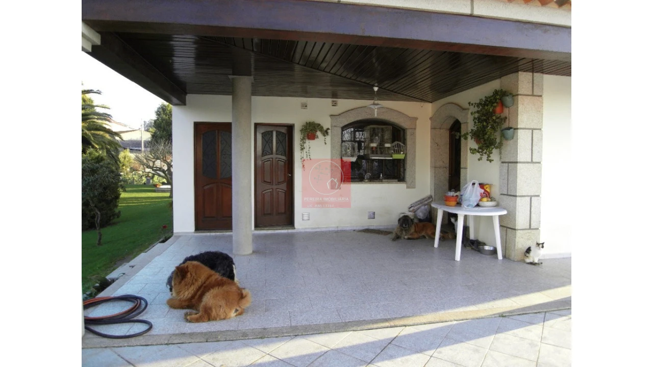 Moradia T8 para Venda em Forjães Foto 98