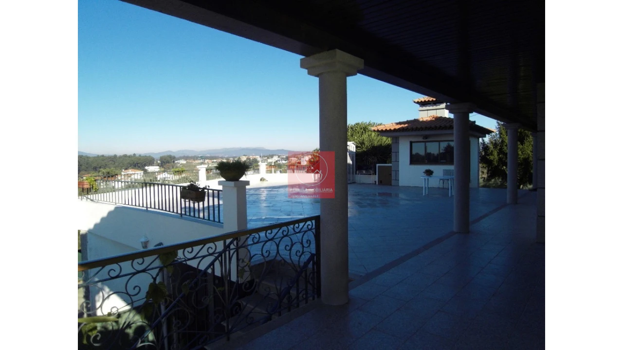 Moradia T8 para Venda em Forjães Foto 23