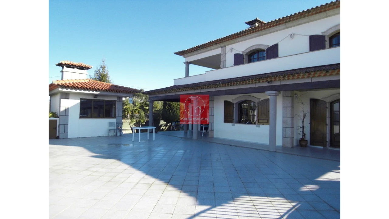 Moradia T8 para Venda em Forjães Foto 26